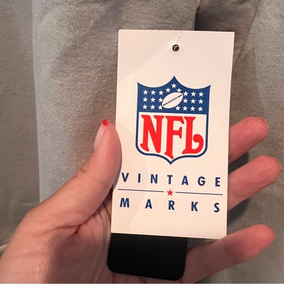 NFL Philadelphia Eagles Gray Crew Neck Kelly Green vintage style Sweatshirt NWT - Picture 5 of 5